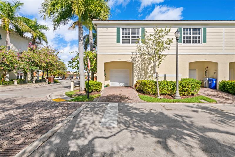 197 SW 6th Place Pompano Beach FL 33060