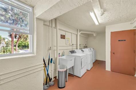 121 SE 3rd Avenue Dania Beach FL 33004