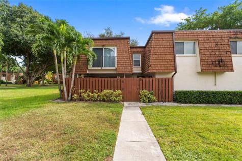 2061 SW 90th Avenue Davie FL 33324