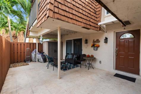 2061 SW 90th Avenue Davie FL 33324