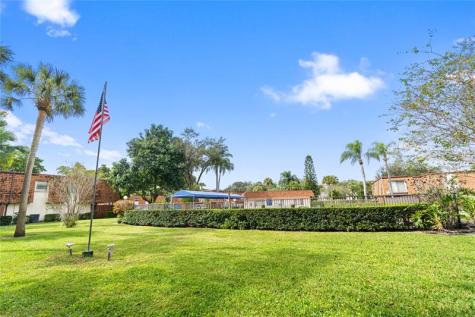2061 SW 90th Avenue Davie FL 33324