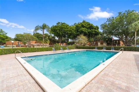 2061 SW 90th Avenue Davie FL 33324