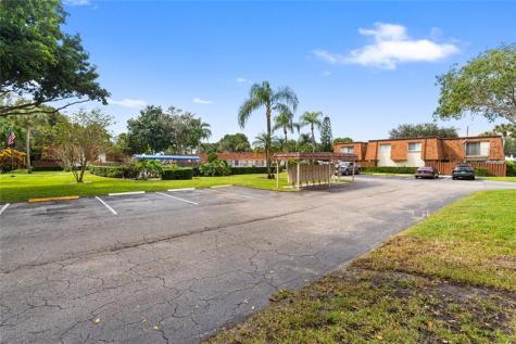 2061 SW 90th Avenue Davie FL 33324
