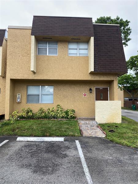 5668 Blueberry Lauderhill FL 33313