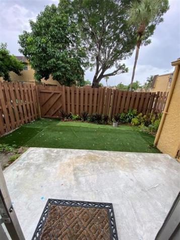 5668 Blueberry Lauderhill FL 33313