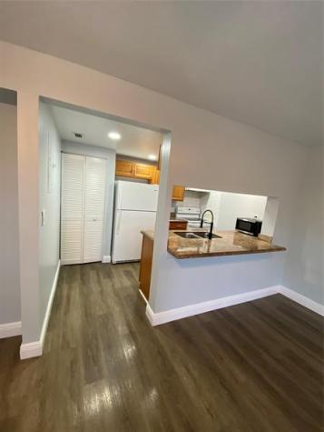 5668 Blueberry Lauderhill FL 33313