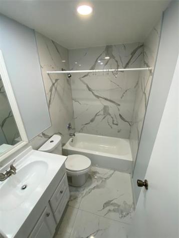 5668 Blueberry Lauderhill FL 33313