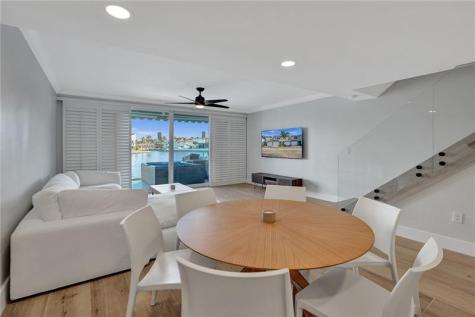 876 Jeffery Street Boca Raton FL 33487