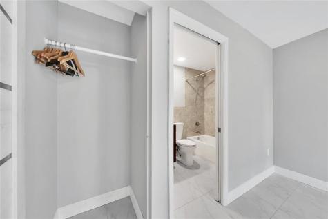 2725 NE 8 Avenue Wilton Manors FL 33334