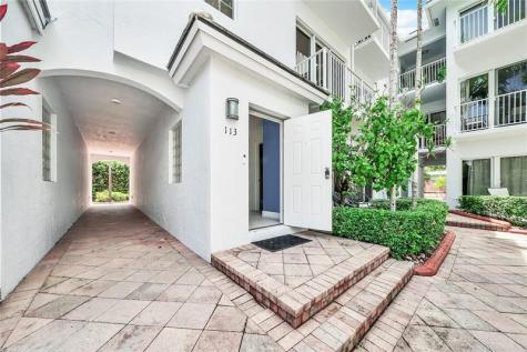 2725 NE 8 Avenue Wilton Manors FL 33334