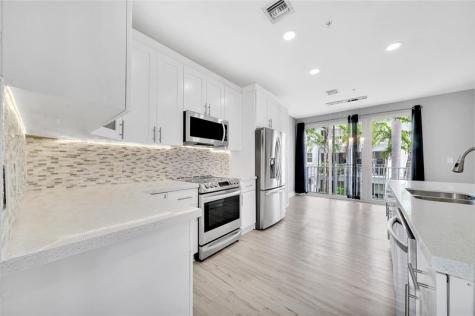 2725 NE 8 Avenue Wilton Manors FL 33334