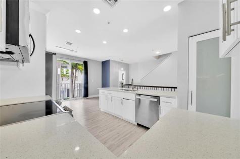 2725 NE 8 Avenue Wilton Manors FL 33334