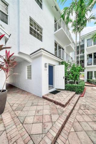 2725 NE 8 Avenue Wilton Manors FL 33334