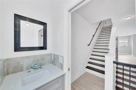 2725 NE 8 Avenue Wilton Manors FL 33334