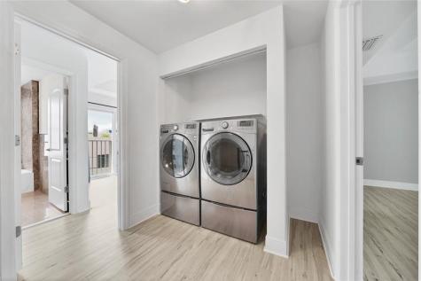 2725 NE 8 Avenue Wilton Manors FL 33334