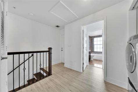 2725 NE 8 Avenue Wilton Manors FL 33334