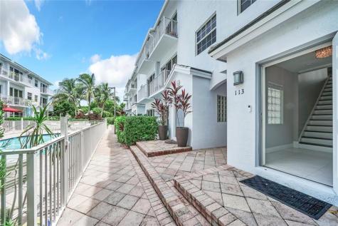 2725 NE 8 Avenue Wilton Manors FL 33334