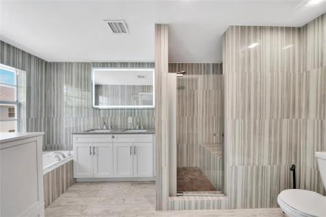 2725 NE 8 Avenue Wilton Manors FL 33334