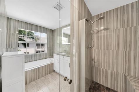 2725 NE 8 Avenue Wilton Manors FL 33334