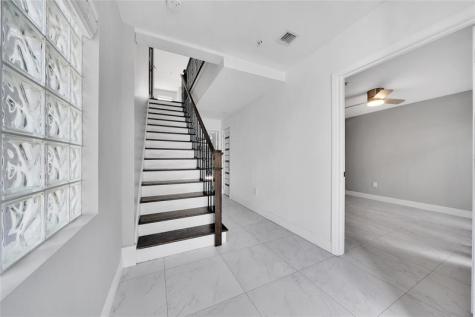 2725 NE 8 Avenue Wilton Manors FL 33334