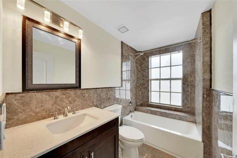 2725 NE 8 Avenue Wilton Manors FL 33334
