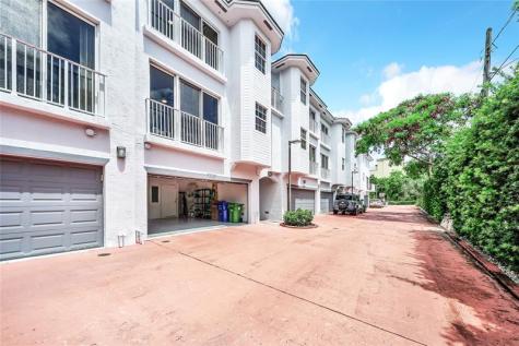 2725 NE 8 Avenue Wilton Manors FL 33334