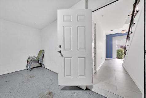 2725 NE 8 Avenue Wilton Manors FL 33334