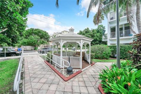 2725 NE 8 Avenue Wilton Manors FL 33334