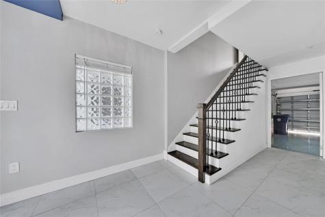2725 NE 8 Avenue Wilton Manors FL 33334