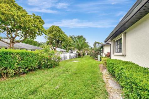 4724 Greentree Circle Boynton Beach FL 33436