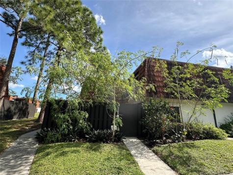 2095 White Pine Circle Greenacres FL 33415