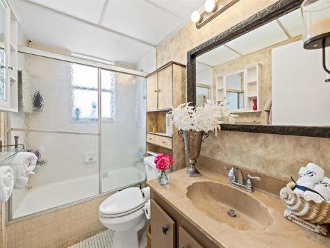 2840 Somerset Drive Lauderdale Lakes FL 33311