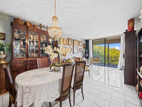 2840 Somerset Drive Lauderdale Lakes FL 33311