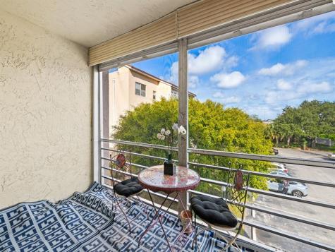 2840 Somerset Drive Lauderdale Lakes FL 33311