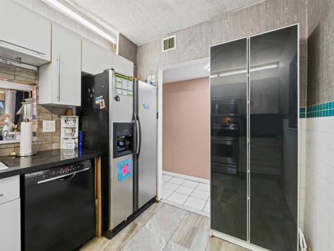 2840 Somerset Drive Lauderdale Lakes FL 33311