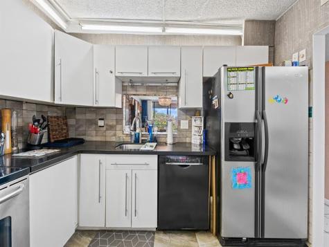2840 Somerset Drive Lauderdale Lakes FL 33311