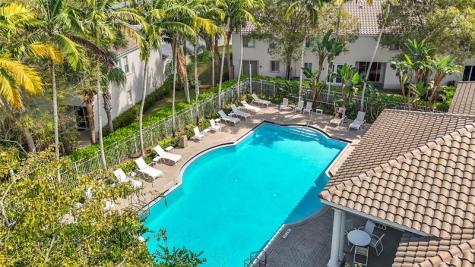 4702 NW 59 Manor Coconut Creek FL 33073