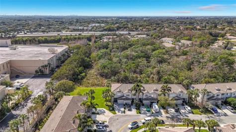 4702 NW 59 Manor Coconut Creek FL 33073