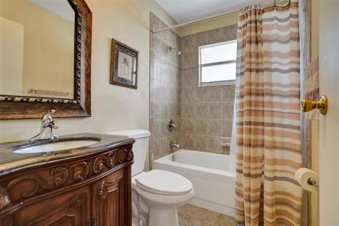 232 Tuscany D Delray Beach FL 33446