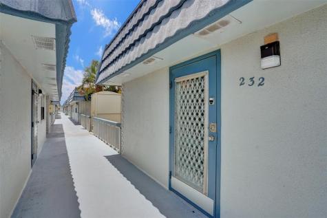 232 Tuscany D Delray Beach FL 33446