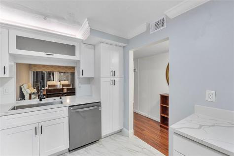 3955 N Nob Hill Road Sunrise FL 33351