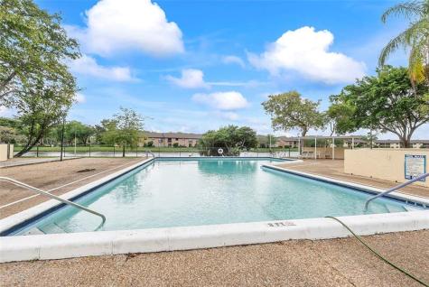 3955 N Nob Hill Road Sunrise FL 33351