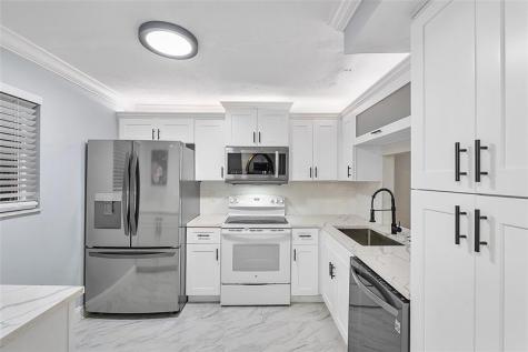 3955 N Nob Hill Road Sunrise FL 33351