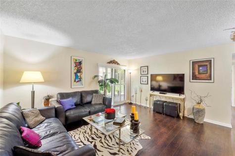 9368 S Belfort Circle Fort Lauderdale FL 33321