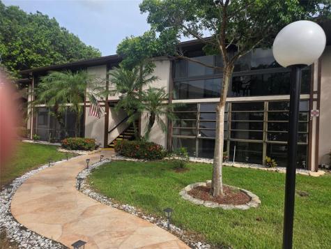 9368 S Belfort Circle Fort Lauderdale FL 33321