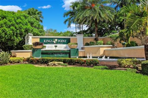 9368 S Belfort Circle Fort Lauderdale FL 33321