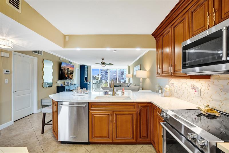 3180 NE 48th Court Lighthouse Point FL 33064