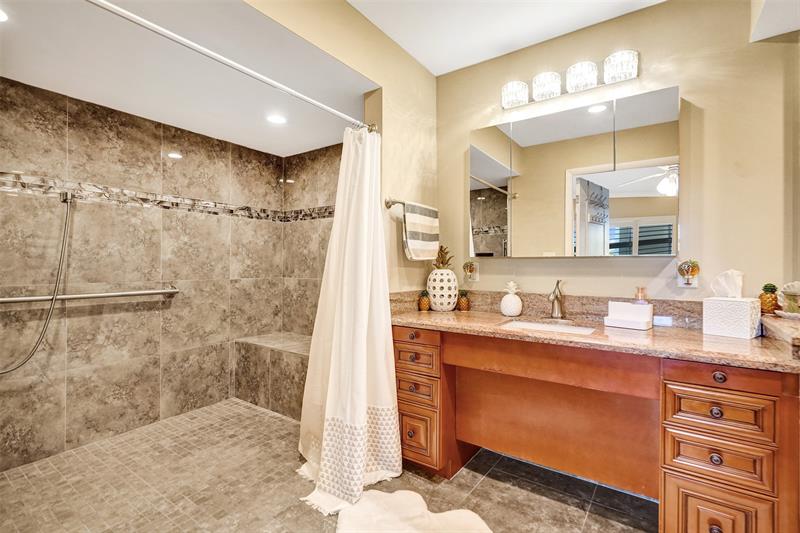 3180 NE 48th Court Lighthouse Point FL 33064