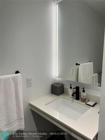 398 NE 5th Street Miami FL 33132