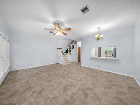 207 E Hemingway Circle Margate FL 33063